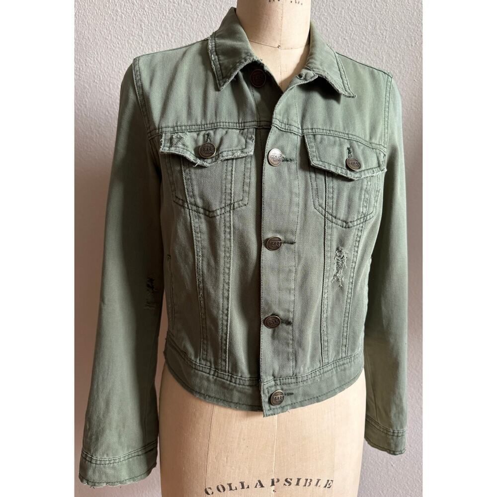 Free People Women's Green Distressed Jean Jacket‎ sz 6 EUC Soft Cotton